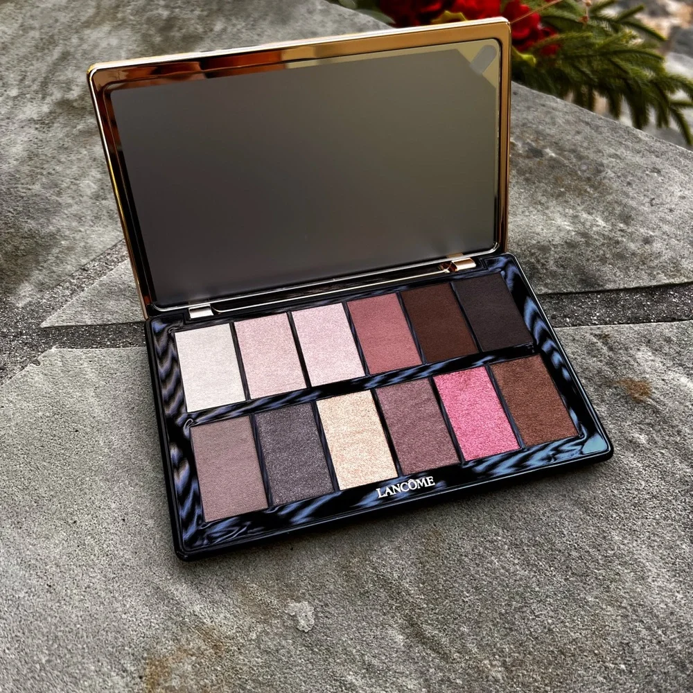 Lancome 2024 Holiday Rose Gold
Palette 12 EyeShadow Limited Edition
15.6g NIB - Picture 2 of 5